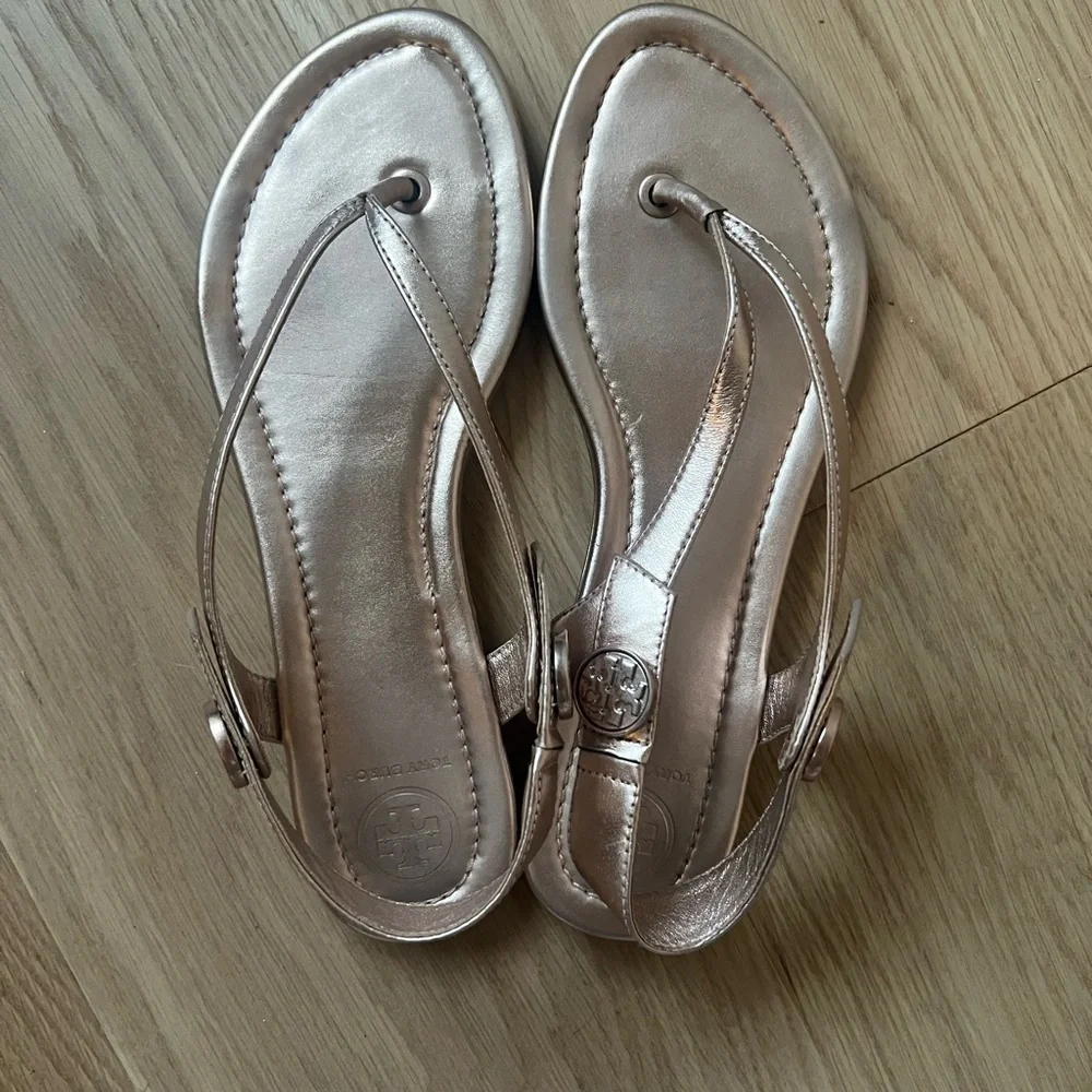 Tory Burch Minnie Travel Sandal Thong Rose Gold Metallic Leather 7.5 - Picture 5 of 5